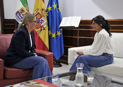 La presidenta de la Asamblea se rene con la fundadora de Mi Vuelo AS
