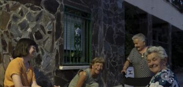 12 mujeres Las Hurdes revelan papel esencial en la cohesin familiar y comunitaria