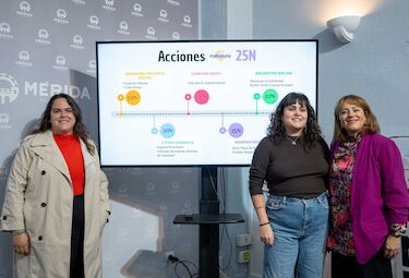 Asociación de Mujeres Malvaluna presenta su calendario de actos en Mérida ante el 25N