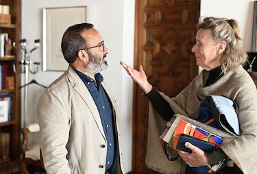 La artista Lucia Beijlsmit promueve un proyecto artístico para ciegos en Salorino